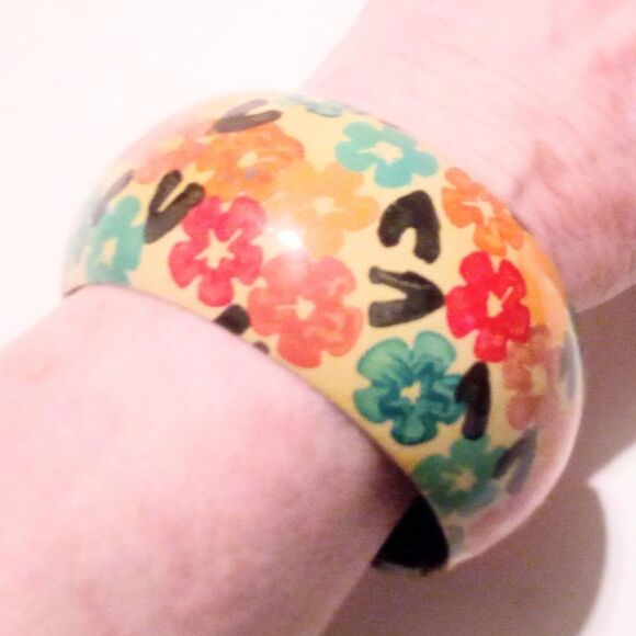 Hand Painted Floral Design Wide Wood Bangle Bracelet * - Picture 4 of 4